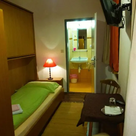 Pensión Concordia 3*